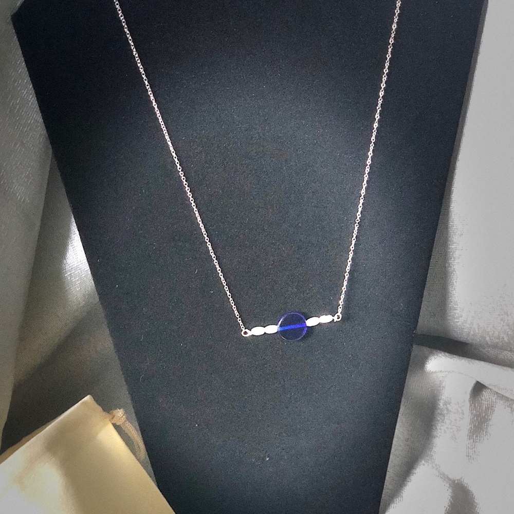 Minimalist Glass and Shell Set - Picture 2 of 4